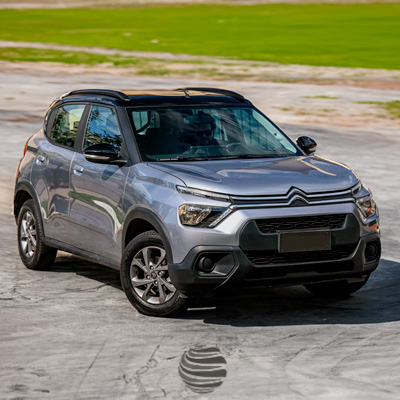 Citroën C3 vs Peugeot 208 : lequel offre le meilleur confort et performance ? Comparez ici ! Citroën C3 vs Peugeot 208
