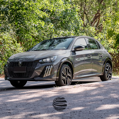 Peugeot 208 vs Renault Clio : quel est le meilleur choix en 2024 ? Comparez performances et prix ! Peugeot 208 vs Renault Clio